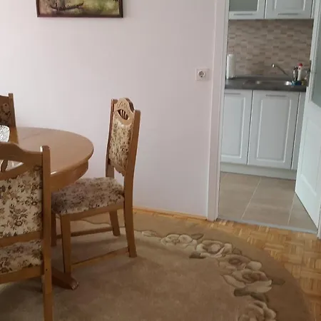 Haka Apartman Apartment *