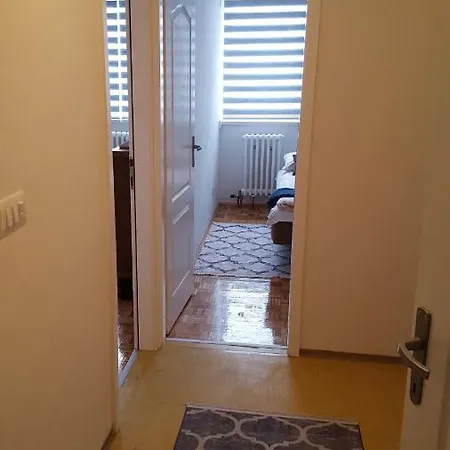 Apartment Haka Apartman *