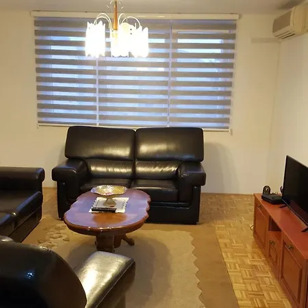 Apartment Haka Apartman *