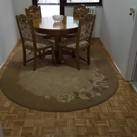 Apartment Haka Apartman *
