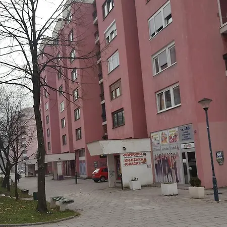 Apartment Haka Apartman *